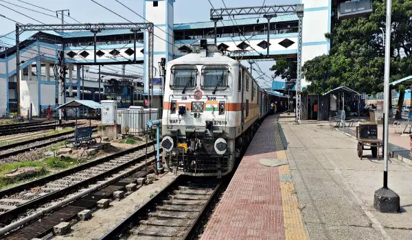 पहली बार कवच-4.0 के साथ दौड़ी शताब्दी एक्सप्रेस, रेलवे ने हासिल की ऐतिहासिक उपलब्धि