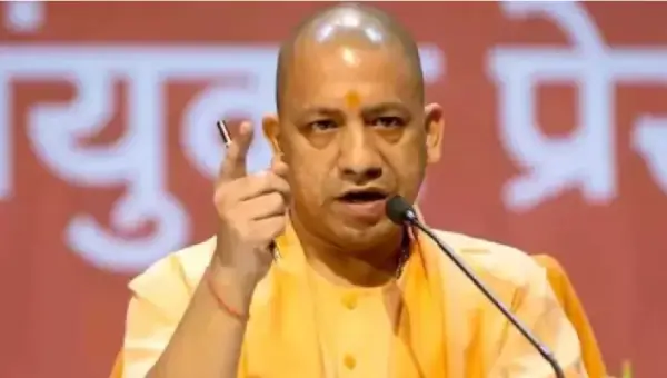 'ये तो हमारा सबसे प्रिय विषय है', CM योगी ने सुनाया माफिया और 120 एकड़ जमीन का किस्सा