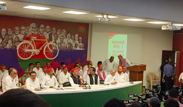 "जो SIT गई है, उसकी जांच कौन करेगा?" अयोध्या विवाद से लेकर गोरखपुर तक अखिलेश के सवाल