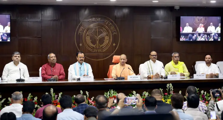 UP Cabinet Decision: 18 शहरों में चलेंगी 1,725 AC इलेक्ट्रिक बसें, कैबिनेट का बड़ा फैसला