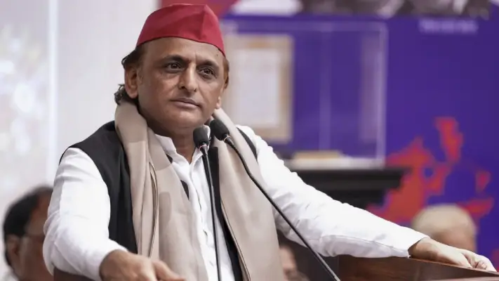 Akhilesh Yadav: वह गठबंधन में शामिल नहीं..., अखिलेश यादव का स्वामी प्रसाद मौर्य पर बड़ा बयान